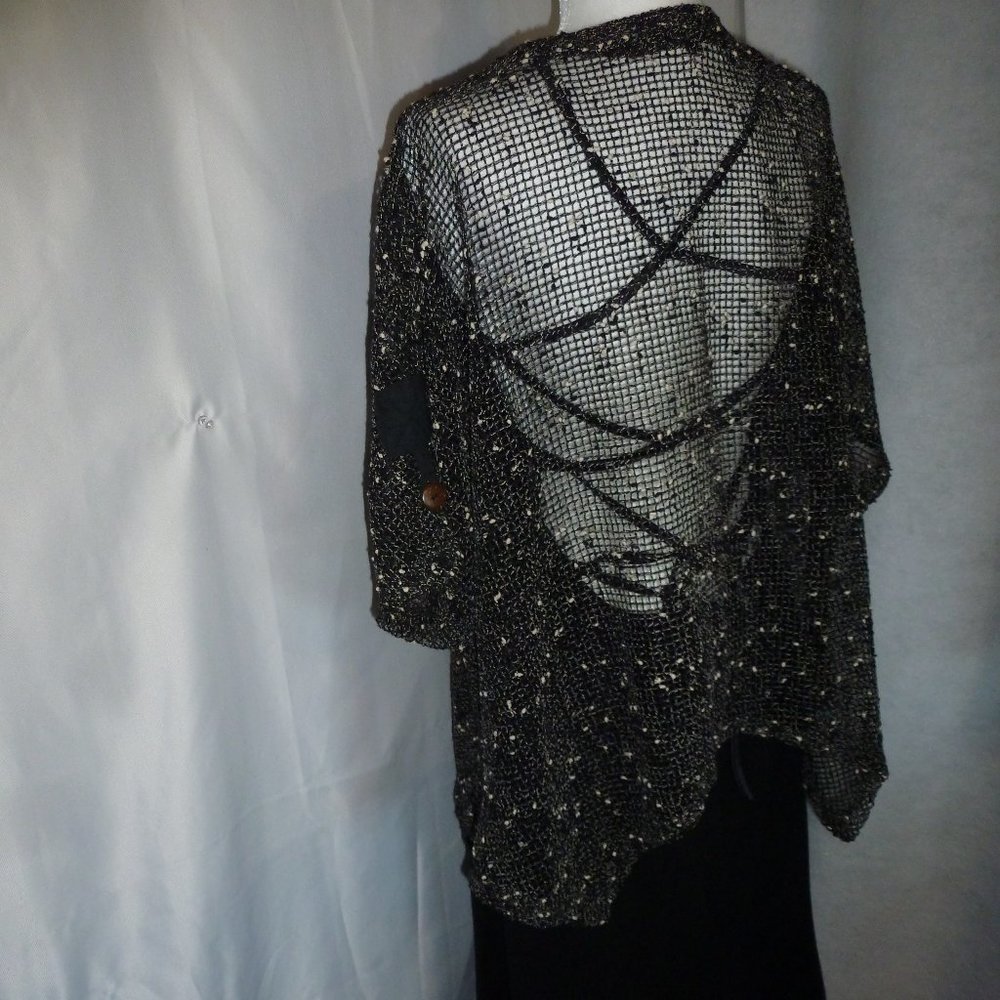Unique Mirror Image knitted front button tunic top - Picture 5 of 12